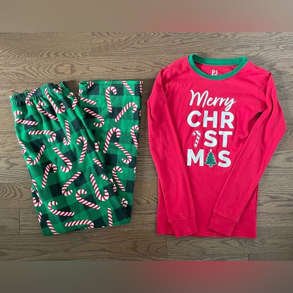 Kids Christmas Holiday Pyjama Set - Cotton & Fleece - Red & Green - Candy Cane - Picture 3 of 8